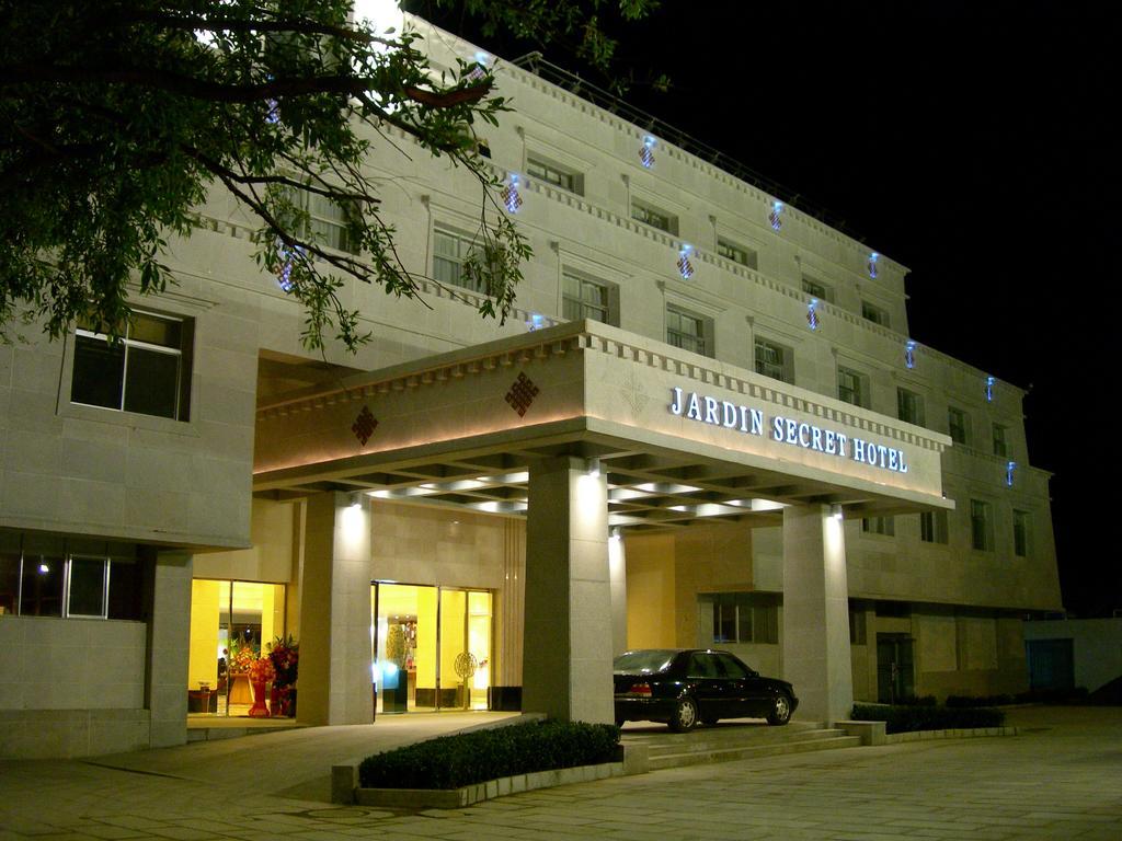 Jardin Secret Hotel Lhasa Exterior photo